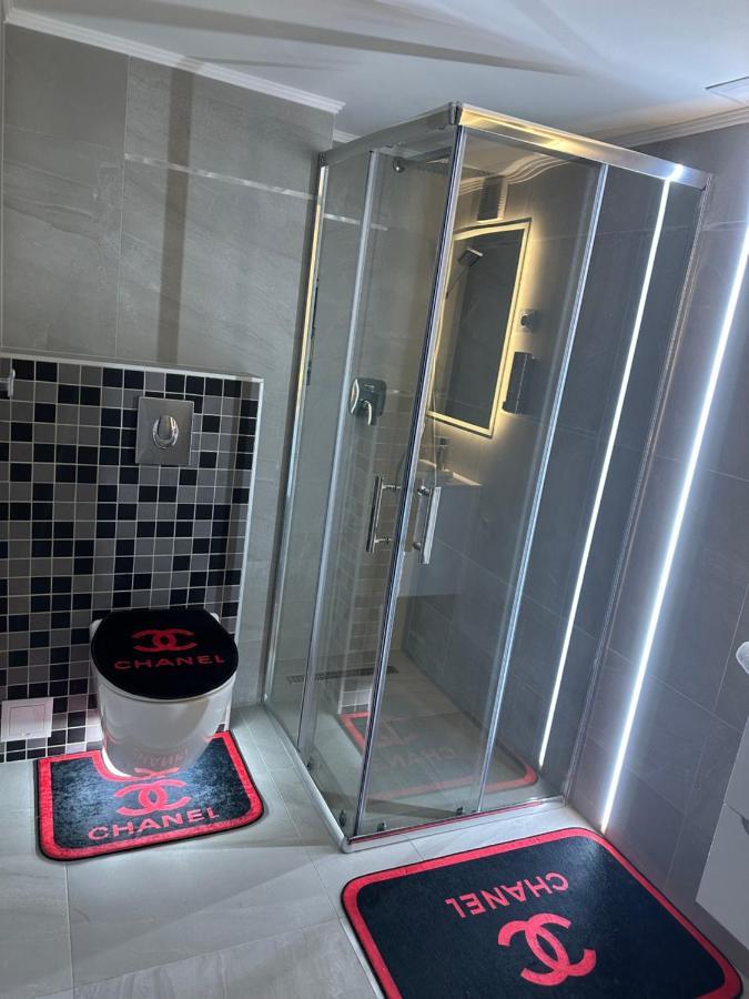 Legendary Apartment Budapest Luaran gambar